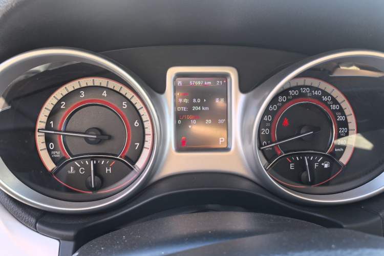 Used Dodge Journey 2013 2.4L Two-Wheel Drive Luxury Version Odometer Close Up