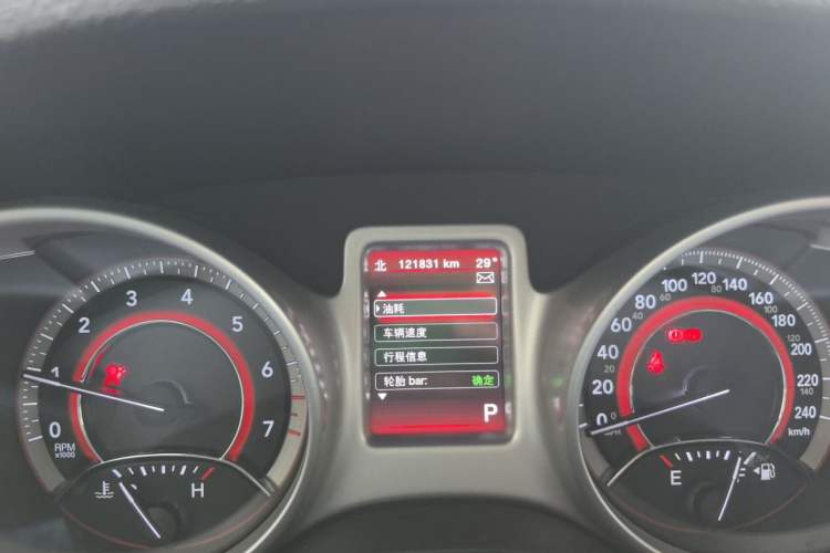 Used Dodge Journey 2013 2.4L Two-Wheel Drive Luxury Version Odometer Close Up