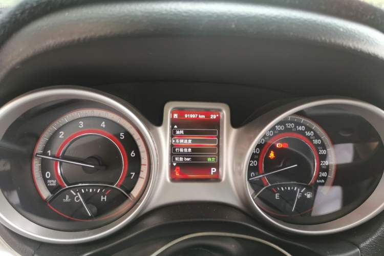 Used Dodge Journey 2013 2.4L Two-Wheel Drive Luxury Version Odometer Close Up