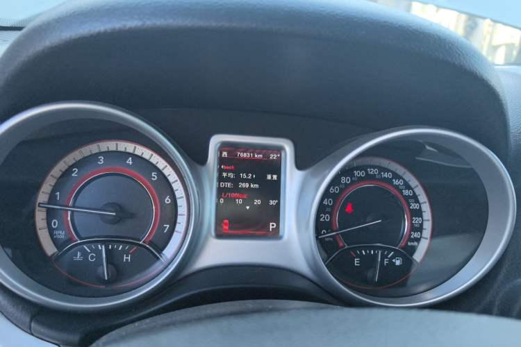 Used Dodge Journey 2013 2.4L Two-Wheel Drive Luxury Version Odometer Close Up