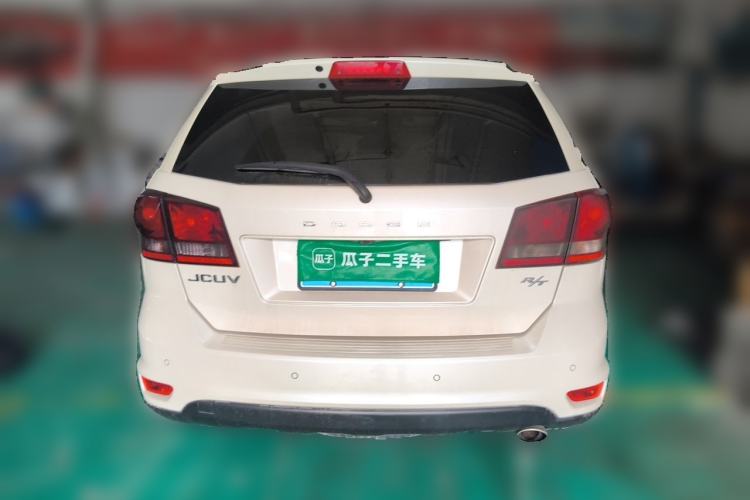 Used Dodge Journey 2013 2.4L Two-Wheel Drive Luxury Version Rear