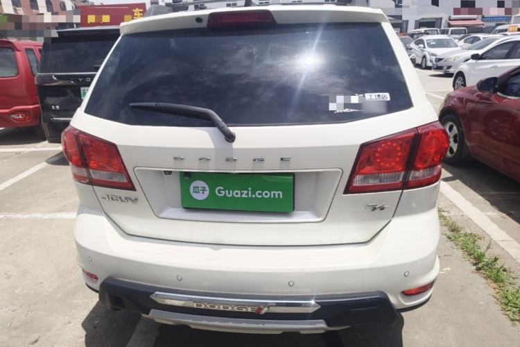 Used Dodge Journey 2013 2.4L Two-Wheel Drive Luxury Version Rear