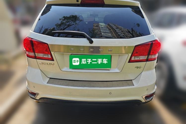Used Dodge Journey 2013 2.4L Two-Wheel Drive Luxury Version Rear