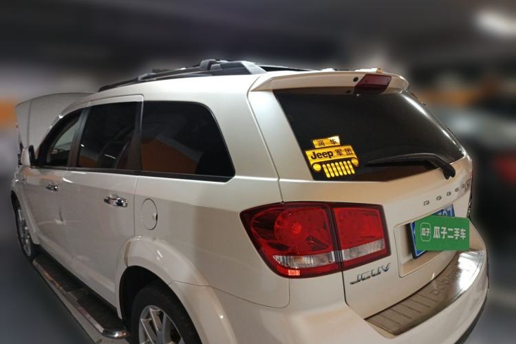 Used Dodge Journey 2013 2.4L Two-Wheel Drive Luxury Version Rear
