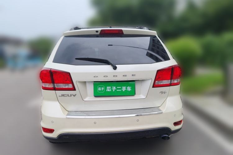 Used Dodge Journey 2013 2.4L Two-Wheel Drive Luxury Version Rear