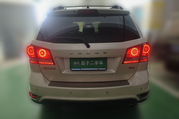 Used Dodge Journey 2013 2.4L Two-Wheel Drive Luxury Version Rear