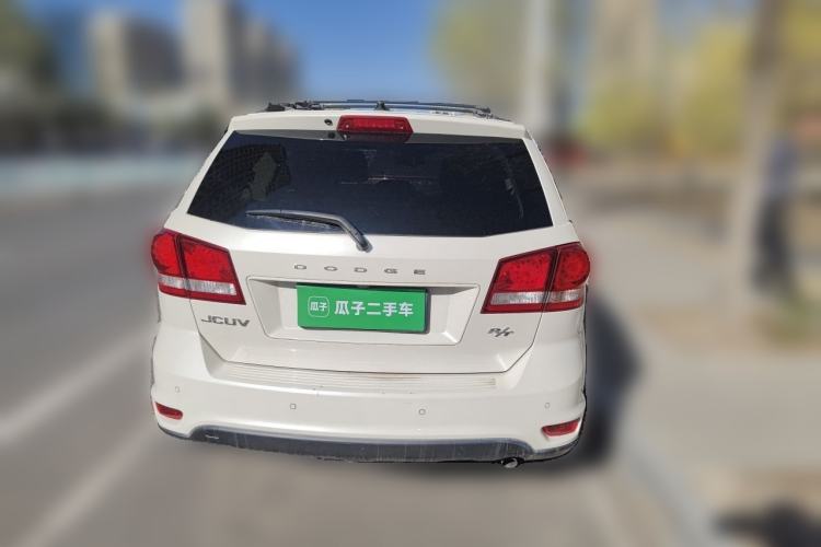 Used Dodge Journey 2013 2.4L Two-Wheel Drive Luxury Version Rear