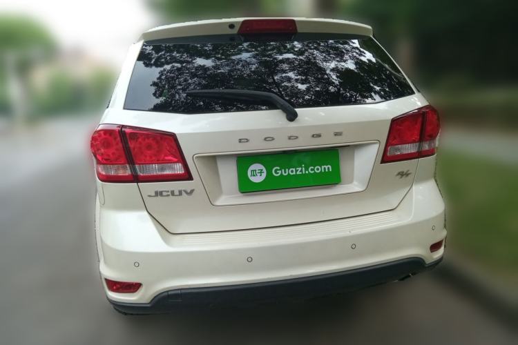 Used Dodge Journey 2013 2.4L Two-Wheel Drive Luxury Version Rear
