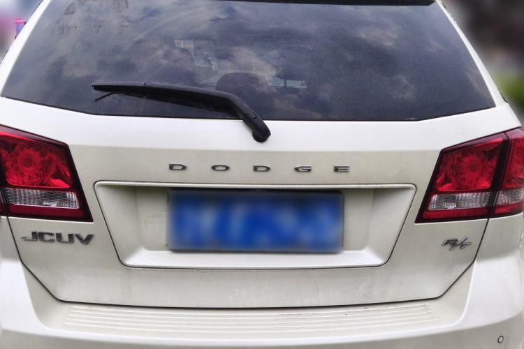 Used Dodge Journey 2013 2.4L Two-Wheel Drive Luxury Version Rear