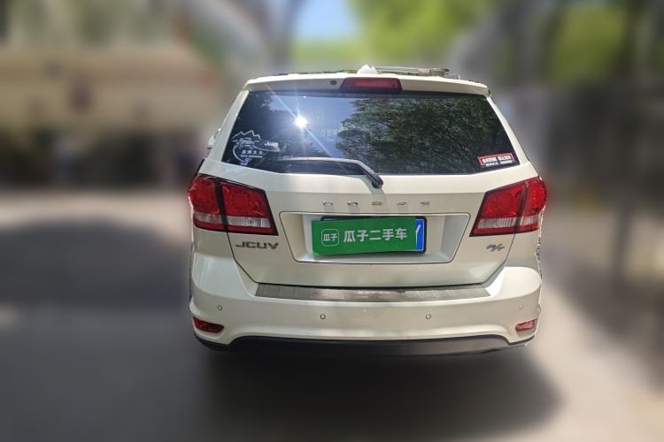 Used Dodge Journey 2013 2.4L Two-Wheel Drive Luxury Version Rear