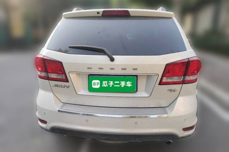 Used Dodge Journey 2013 2.4L Two-Wheel Drive Luxury Version Rear