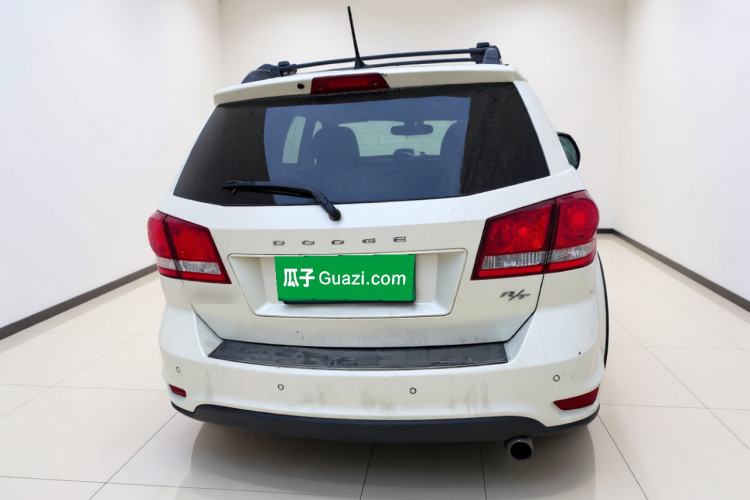 Used Dodge Journey 2013 2.4L Two-Wheel Drive Luxury Version Rear