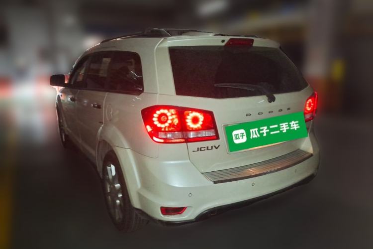 Used Dodge Journey 2013 2.4L Two-Wheel Drive Luxury Version Rear Left 45 Deg
