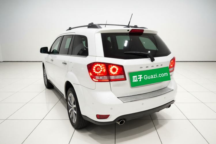 Used Dodge Journey 2013 2.4L Two-Wheel Drive Luxury Version Rear Left 45 Deg