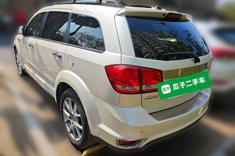 Used Dodge Journey 2013 2.4L Two-Wheel Drive Luxury Version Rear Left 45 Deg