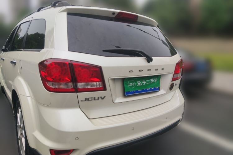 Used Dodge Journey 2013 2.4L Two-Wheel Drive Luxury Version Rear Left 45 Deg