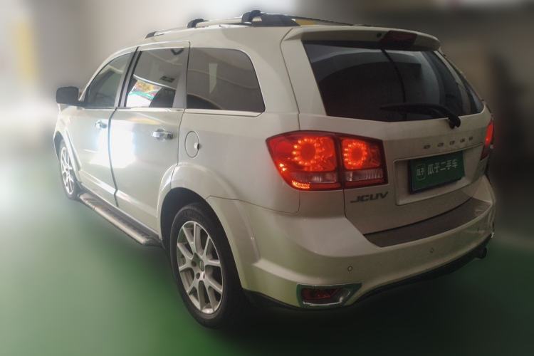 Used Dodge Journey 2013 2.4L Two-Wheel Drive Luxury Version Rear Left 45 Deg