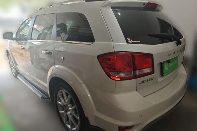Used Dodge Journey 2013 2.4L Two-Wheel Drive Luxury Version Rear Left 45 Deg