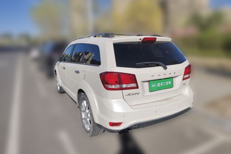 Used Dodge Journey 2013 2.4L Two-Wheel Drive Luxury Version Rear Left 45 Deg