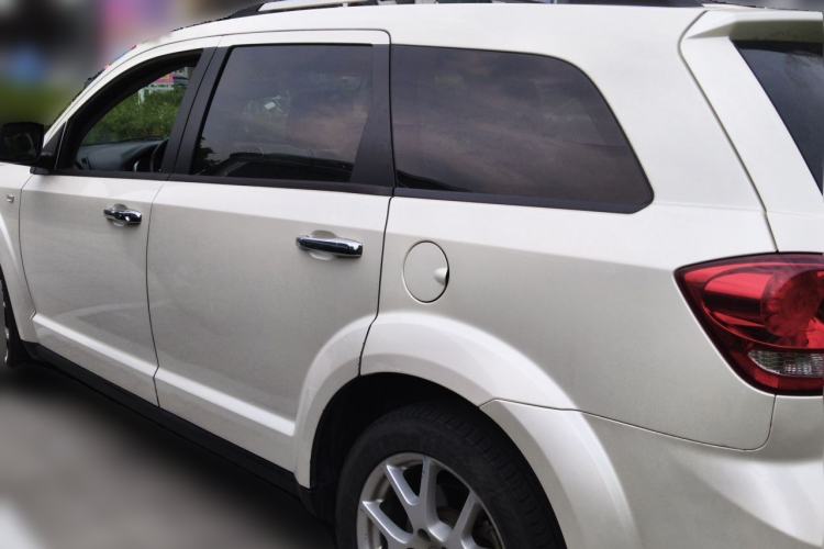 Used Dodge Journey 2013 2.4L Two-Wheel Drive Luxury Version Rear Left 45 Deg