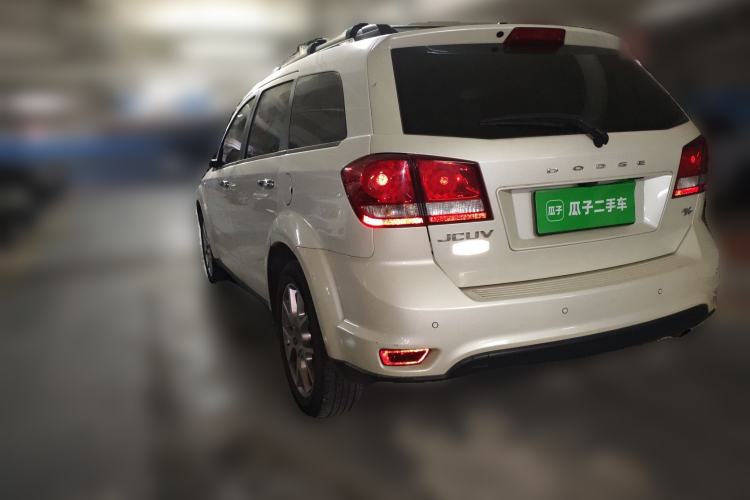 Used Dodge Journey 2013 2.4L Two-Wheel Drive Luxury Version Rear Left 45 Deg