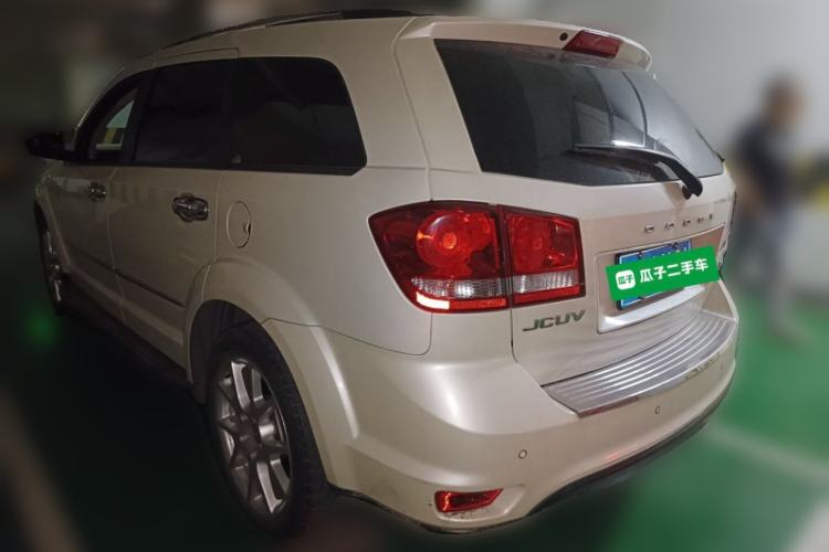 Used Dodge Journey 2013 2.4L Two-Wheel Drive Luxury Version Rear Left 45 Deg