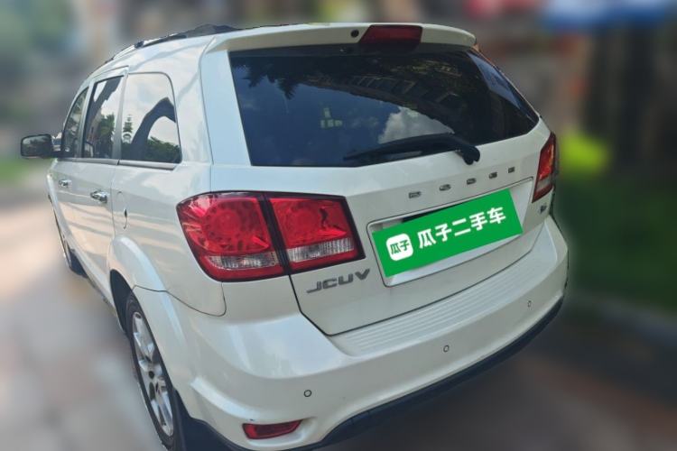 Used Dodge Journey 2013 2.4L Two-Wheel Drive Luxury Version Rear Left 45 Deg