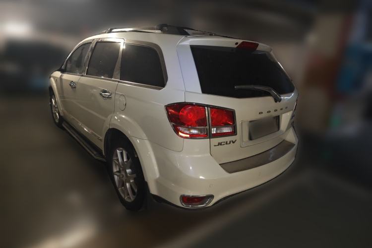 Used Dodge Journey 2013 2.4L Two-Wheel Drive Luxury Version Rear Left 45 Deg