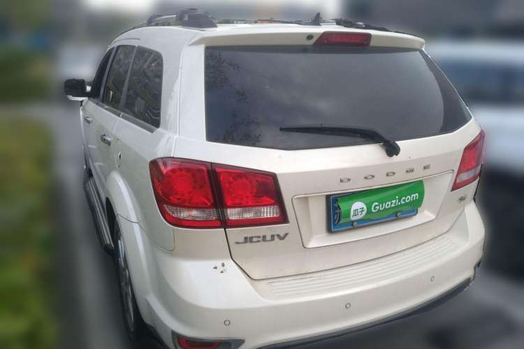 Used Dodge Journey 2013 2.4L Two-Wheel Drive Luxury Version Rear Left 45 Deg
