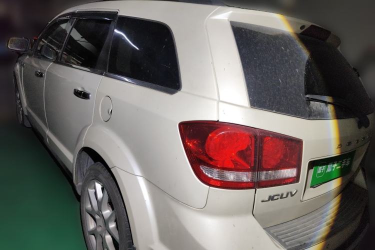 Used Dodge Journey 2013 2.4L Two-Wheel Drive Luxury Version Rear Left 45 Deg