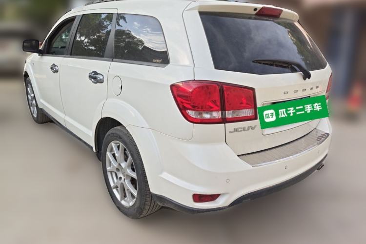 Used Dodge Journey 2013 2.4L Two-Wheel Drive Luxury Version Rear Left 45 Deg