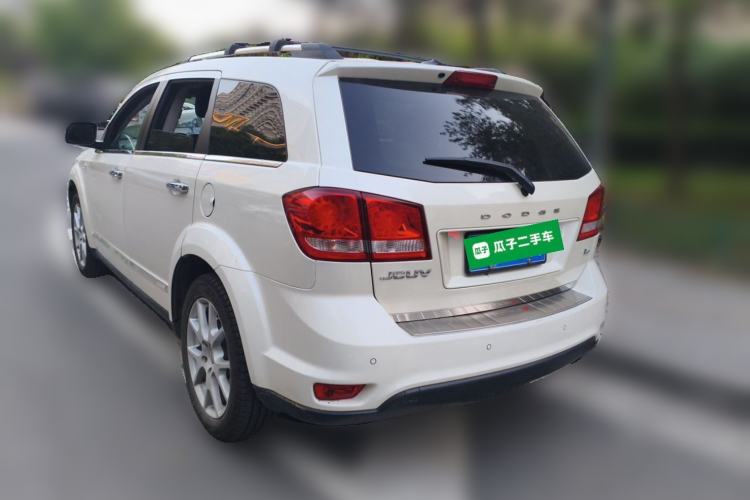 Used Dodge Journey 2013 2.4L Two-Wheel Drive Luxury Version Rear Left 45 Deg