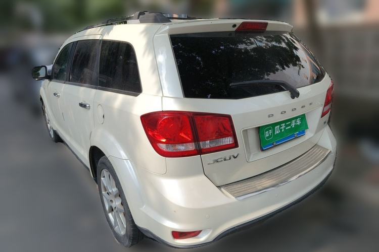 Used Dodge Journey 2013 2.4L Two-Wheel Drive Luxury Version Rear Left 45 Deg