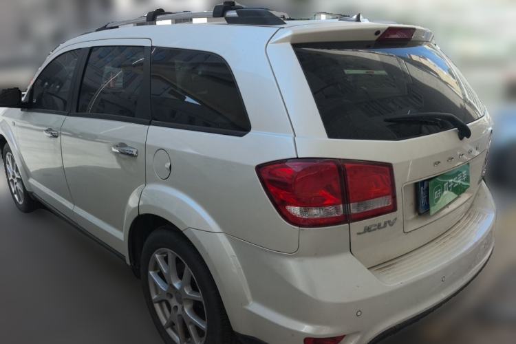 Used Dodge Journey 2013 2.4L Two-Wheel Drive Luxury Version Rear Left 45 Deg