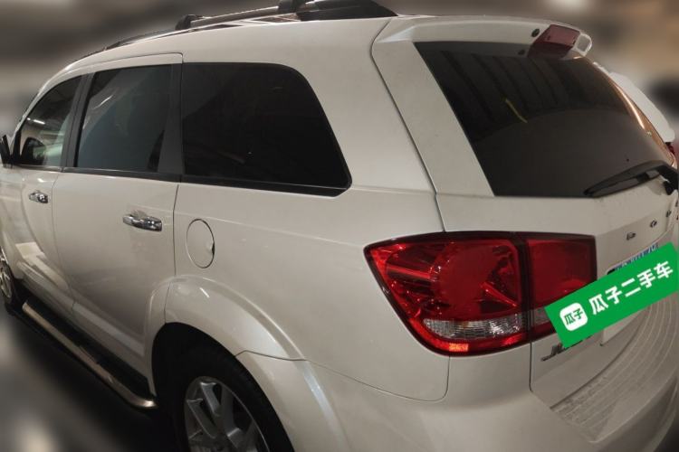 Used Dodge Journey 2013 2.4L Two-Wheel Drive Luxury Version Rear Left 45 Deg
