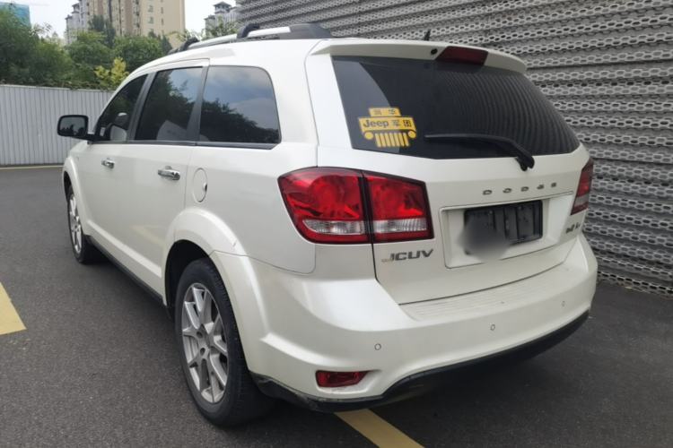 Used Dodge Journey 2013 2.4L Two-Wheel Drive Luxury Version Rear Left 45 Deg