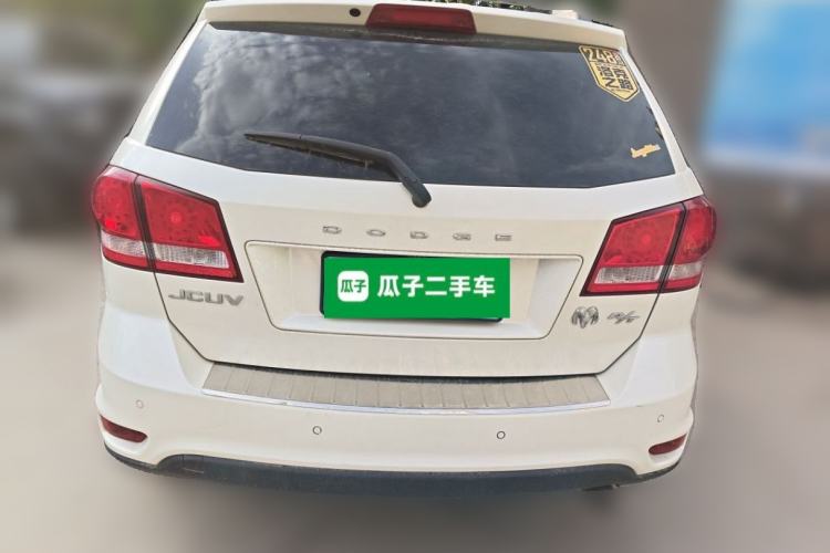 Used Dodge Journey 2013 2.4L Two-Wheel Drive Luxury Version Rear