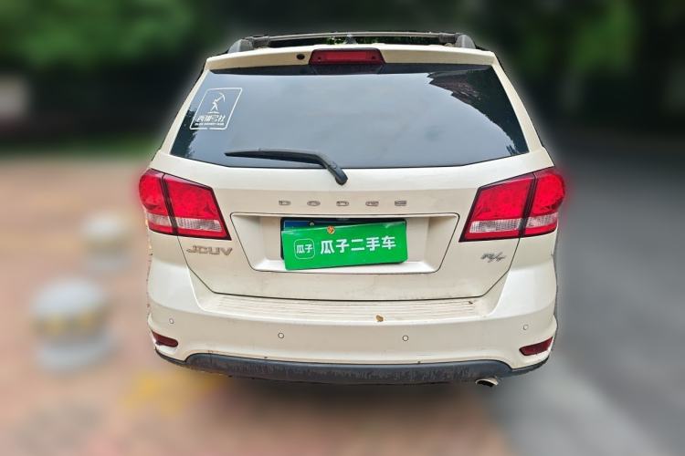 Used Dodge Journey 2013 2.4L Two-Wheel Drive Luxury Version Rear