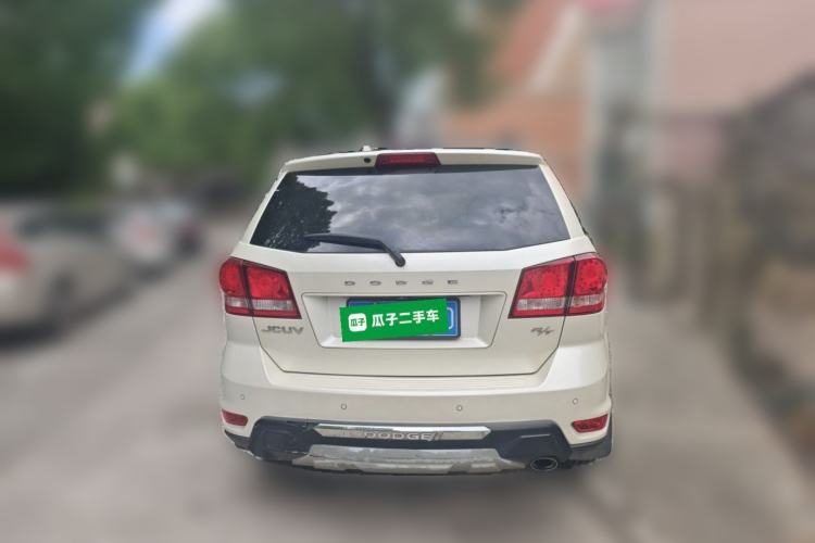 Used Dodge Journey 2013 2.4L Two-Wheel Drive Luxury Version Rear