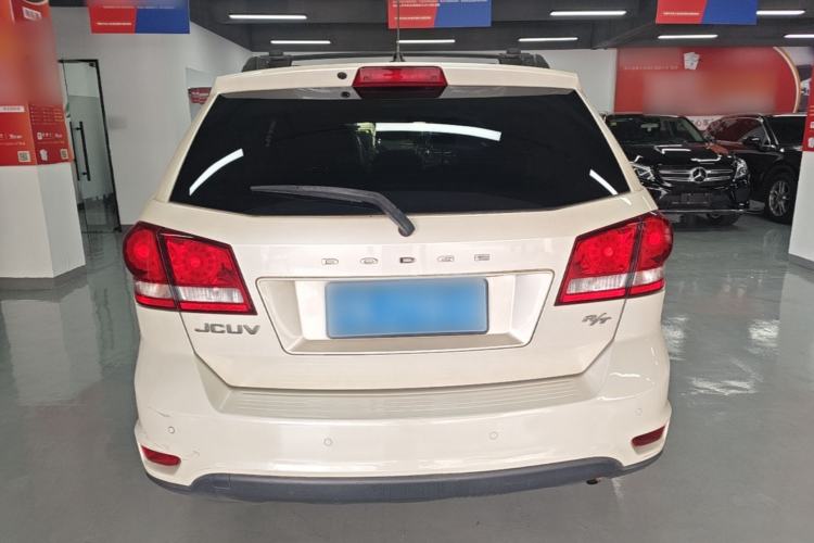 Used Dodge Journey 2013 2.4L Two-Wheel Drive Luxury Version Rear