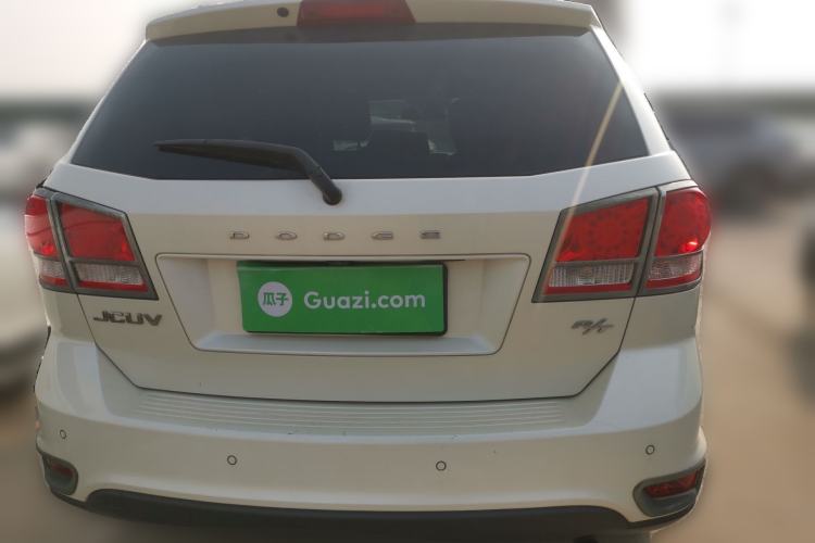 Used Dodge Journey 2013 2.4L Two-Wheel Drive Luxury Version Rear
