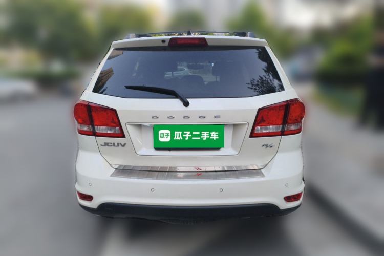 Used Dodge Journey 2013 2.4L Two-Wheel Drive Luxury Version Rear