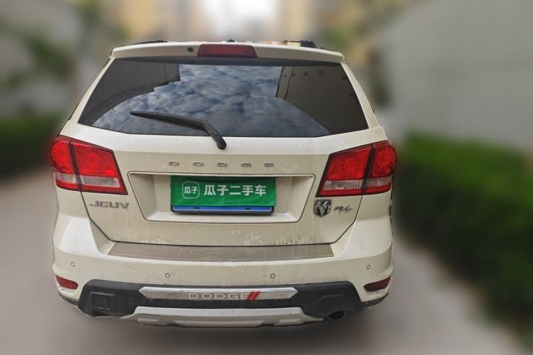 Used Dodge Journey 2013 2.4L Two-Wheel Drive Luxury Version Rear