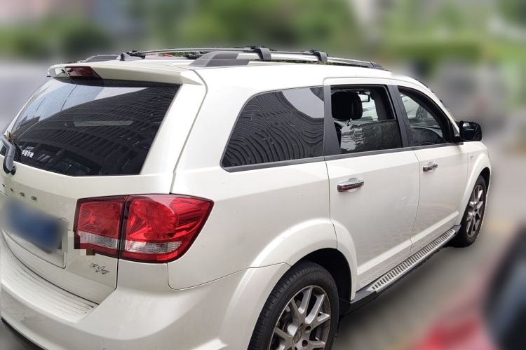 Used Dodge Journey 2013 2.4L Two-Wheel Drive Luxury Version Rear Right 45 Deg