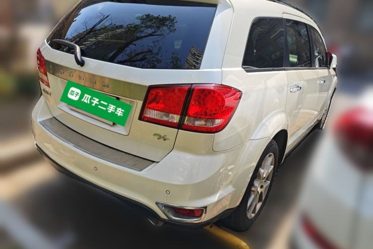 Used Dodge Journey 2013 2.4L Two-Wheel Drive Luxury Version Rear Right 45 Deg