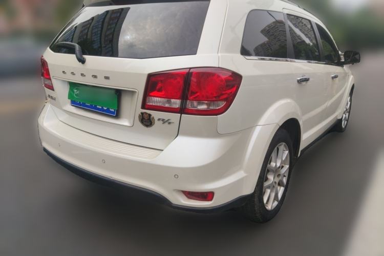 Used Dodge Journey 2013 2.4L Two-Wheel Drive Luxury Version Rear Right 45 Deg