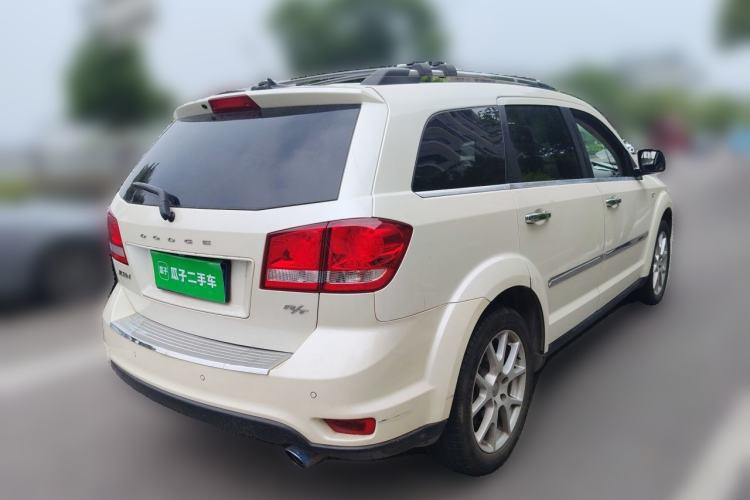 Used Dodge Journey 2013 2.4L Two-Wheel Drive Luxury Version Rear Right 45 Deg
