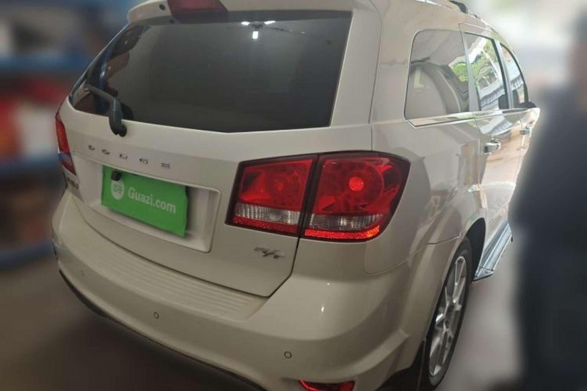 Used Dodge Journey 2013 2.4L Two-Wheel Drive Luxury Version Rear Right 45 Deg