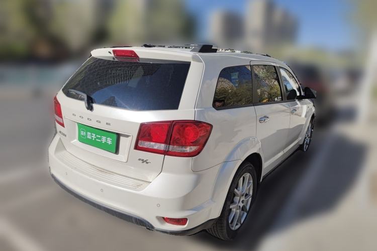 Used Dodge Journey 2013 2.4L Two-Wheel Drive Luxury Version Rear Right 45 Deg