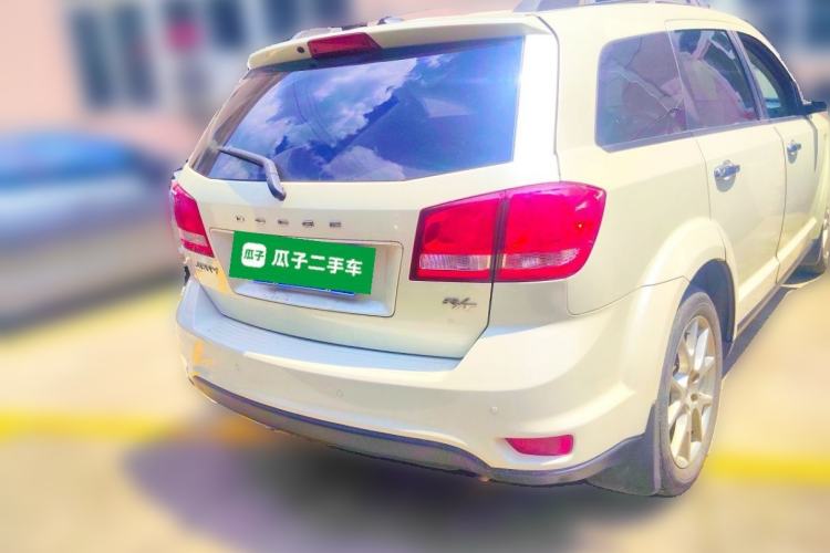 Used Dodge Journey 2013 2.4L Two-Wheel Drive Luxury Version Rear Right 45 Deg